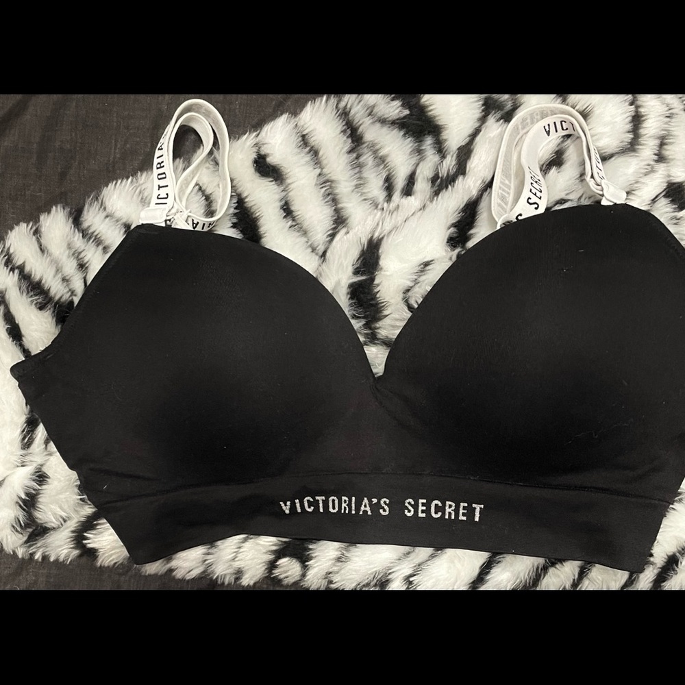 Victoria’s Secret Wireless Push up bra in black size XL